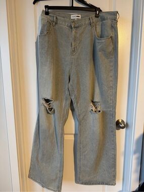 Fashion Nova Women's Boyfriend Distressed Jeans